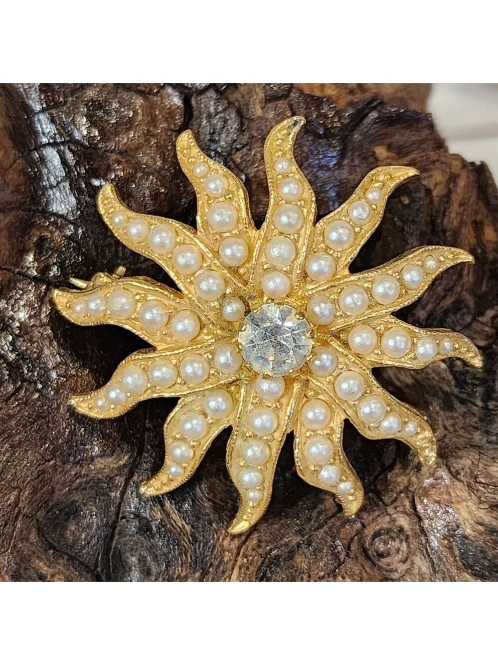 Vintage Schrager goldtone faux pearl Rhinestone floral star brooch